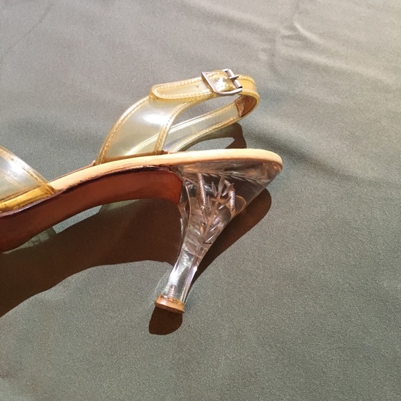 Rare 1940’s clear lucite etched heel slingback 7 - Picture 6 of 8